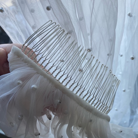 Grace Loves Lace Pearly Long Veil - EUC - 280cm - Ivory - Picture 6 of 8